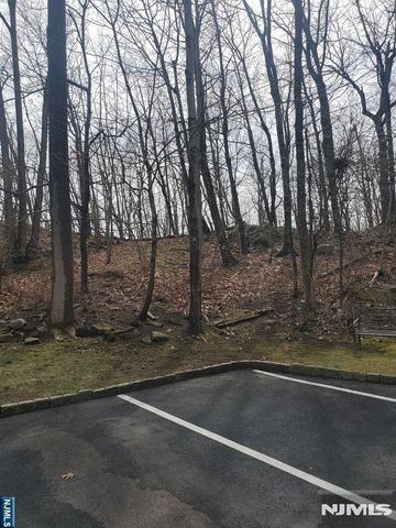 100 Pierson Miller Drive F15, Pompton Lakes, NJ 07442