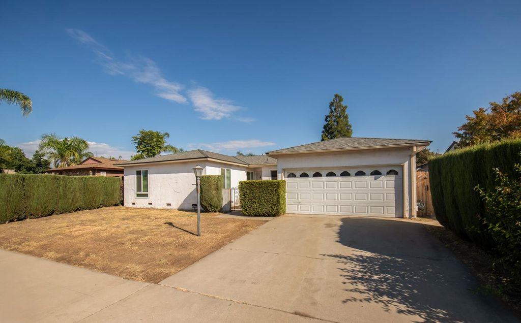 371 W Swift Avenue, Clovis, CA 93612