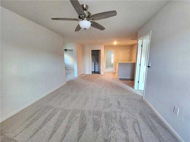 359 King Village, Braselton, GA 30517