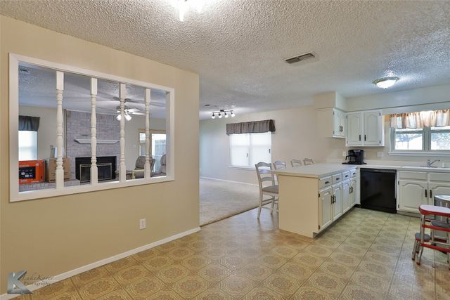 721 Mistletoe Street, Breckenridge, TX 76424