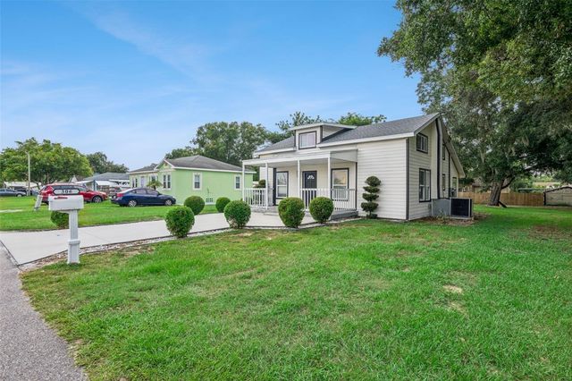 306 S DISSTON AVENUE, Minneola, FL 34715