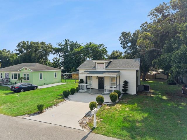 306 S DISSTON AVENUE, Minneola, FL 34715