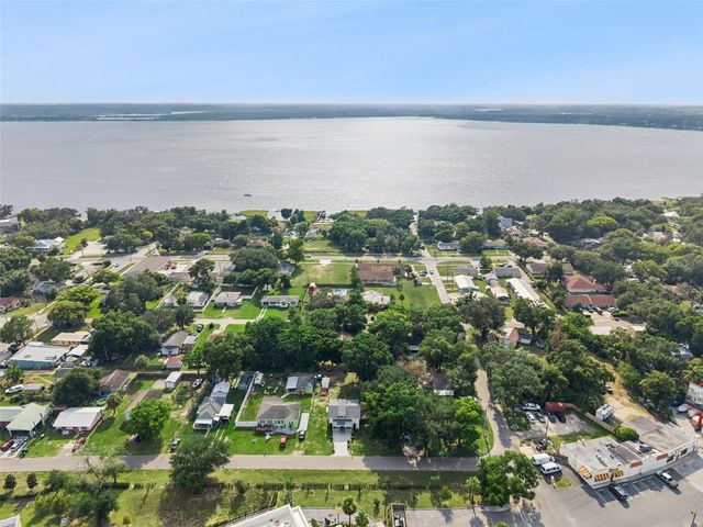306 S DISSTON AVENUE, Minneola, FL 34715