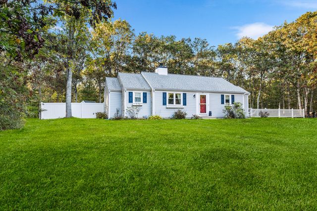18 Katian Way, Mashpee, MA 02649