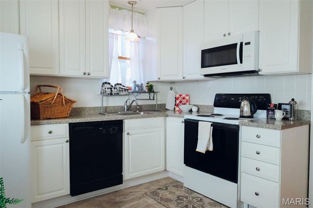 2627 Louis Avenue, Brentwood, MO 63144