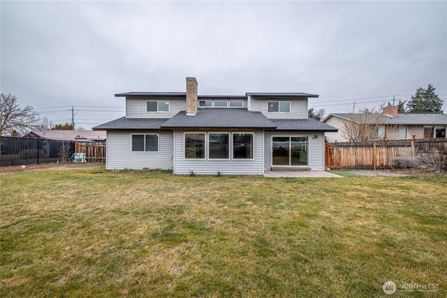 1856 4th Street SE, East Wenatchee, WA 98802