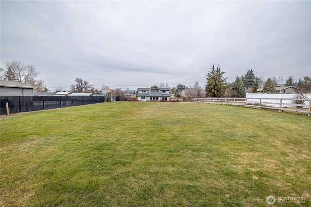 1856 4th Street SE, East Wenatchee, WA 98802