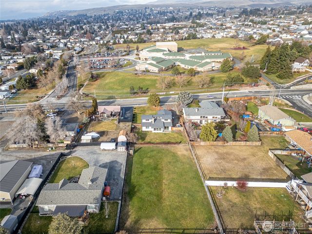 1856 4th Street SE, East Wenatchee, WA 98802