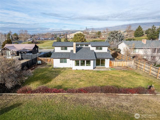 1856 4th Street SE, East Wenatchee, WA 98802