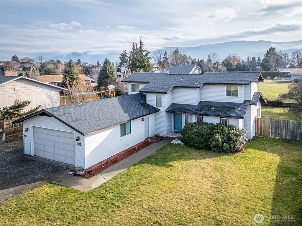 1856 4th Street SE, East Wenatchee, WA 98802