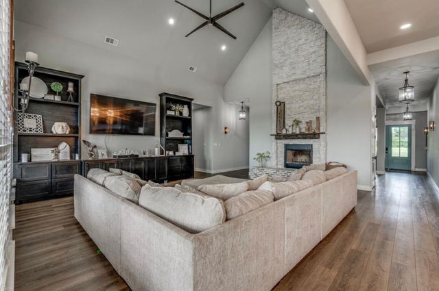 997 Ovilla Road, Waxahachie, TX 75167