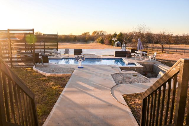 997 Ovilla Road, Waxahachie, TX 75167
