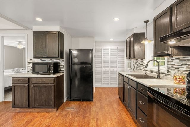19 Lodgepole Lane, Kingston, MA 02364