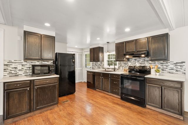 19 Lodgepole Lane, Kingston, MA 02364