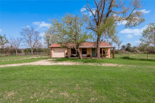 918 Fm 247 Road, Huntsville, TX 77320