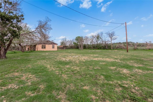 918 Fm 247 Road, Huntsville, TX 77320