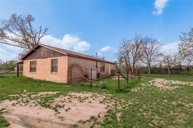 918 Fm 247 Road, Huntsville, TX 77320