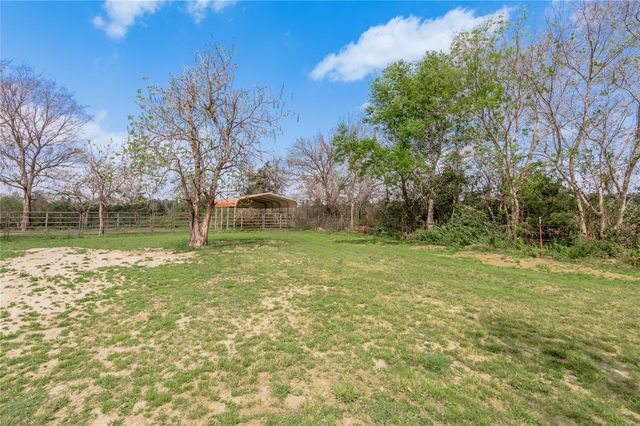 918 Fm 247 Road, Huntsville, TX 77320