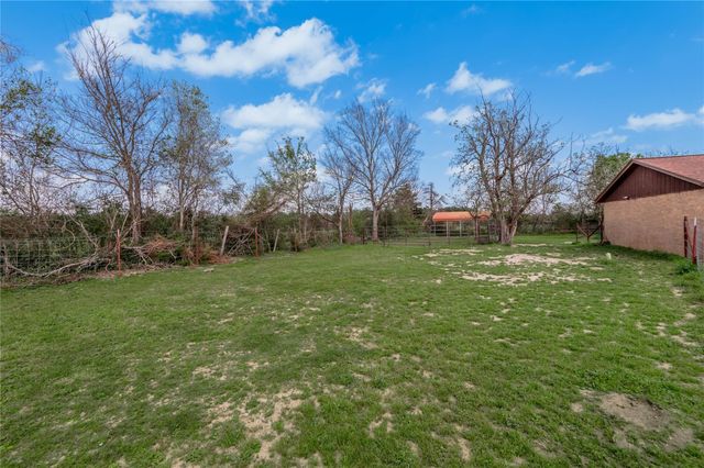 918 Fm 247 Road, Huntsville, TX 77320