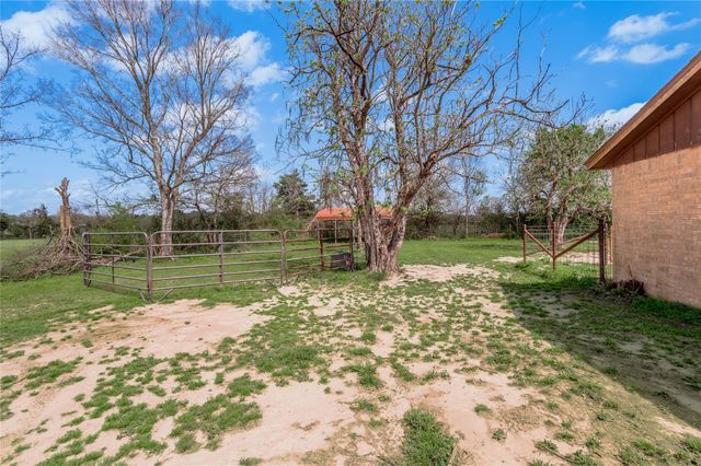 918 Fm 247 Road, Huntsville, TX 77320