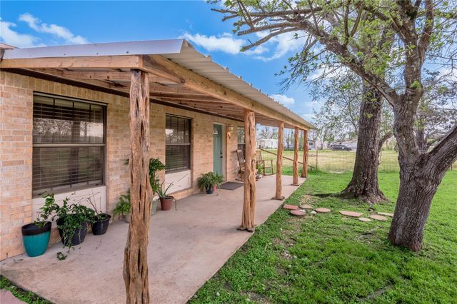 918 Fm 247 Road, Huntsville, TX 77320