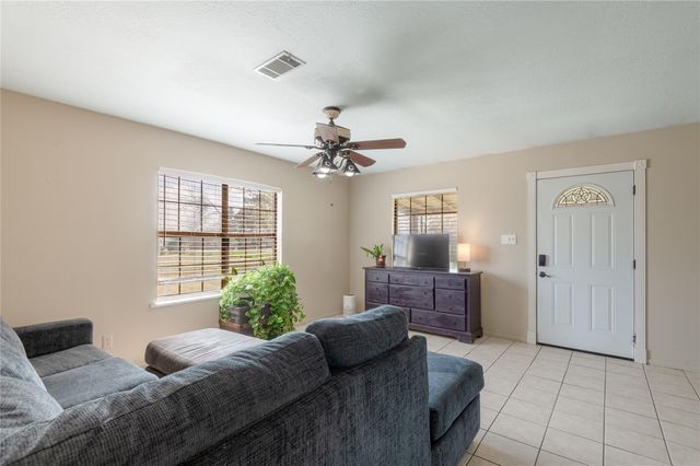 918 Fm 247 Road, Huntsville, TX 77320