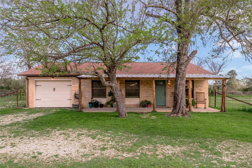 918 Fm 247 Road, Huntsville, TX 77320