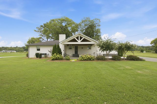 656 Spring Creek Ln, Lebanon, TN 37090