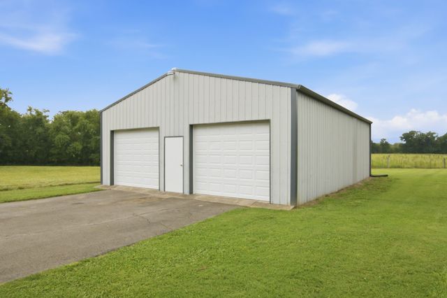 656 Spring Creek Ln, Lebanon, TN 37090