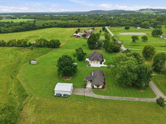 656 Spring Creek Ln, Lebanon, TN 37090