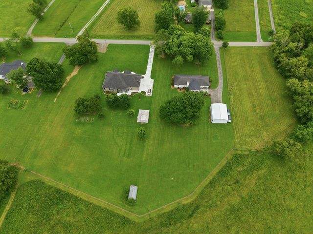 656 Spring Creek Ln, Lebanon, TN 37090
