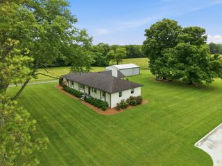 656 Spring Creek Ln, Lebanon, TN 37090