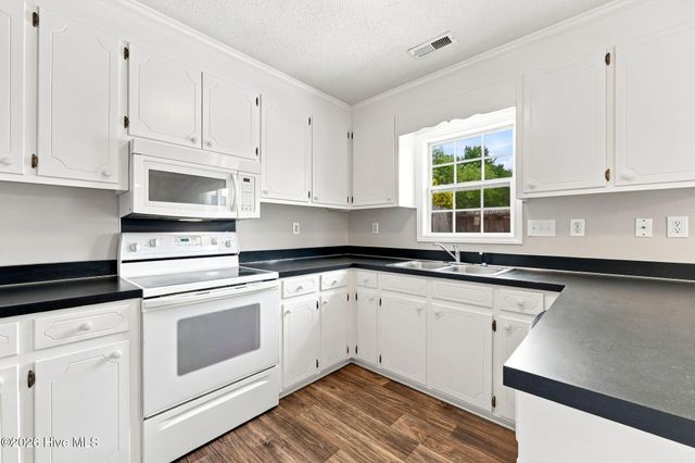 3943 Sterling Pointe Drive Rrr4, Winterville, NC 28590