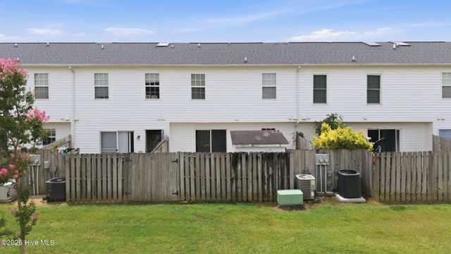 3943 Sterling Pointe Drive Rrr4, Winterville, NC 28590