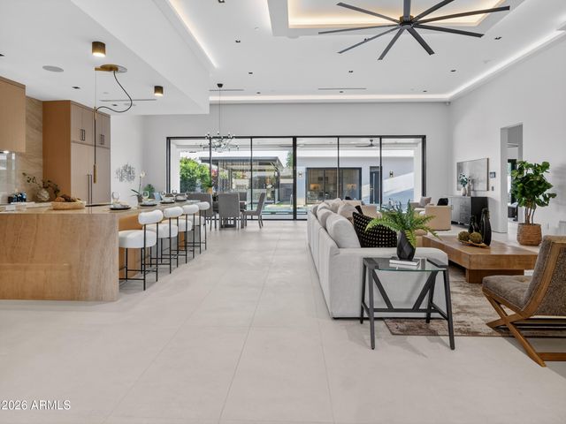 8245 E COOLIDGE Street, Scottsdale, AZ 85251