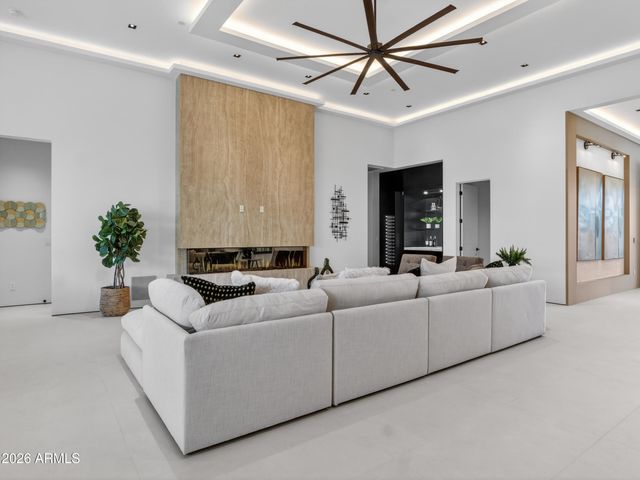 8245 E COOLIDGE Street, Scottsdale, AZ 85251