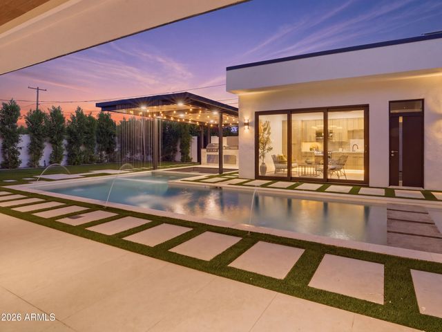 8245 E COOLIDGE Street, Scottsdale, AZ 85251