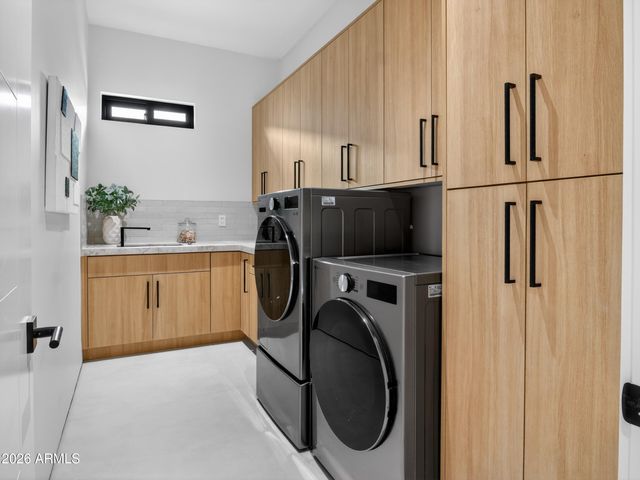 8245 E COOLIDGE Street, Scottsdale, AZ 85251