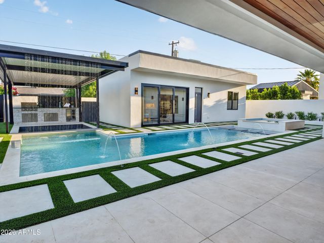 8245 E COOLIDGE Street, Scottsdale, AZ 85251