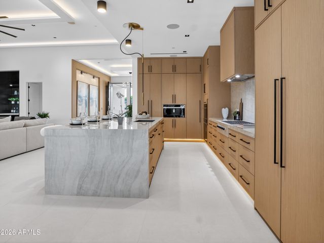 8245 E COOLIDGE Street, Scottsdale, AZ 85251