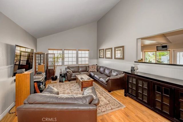 27461 Garza, Saugus, CA 91350