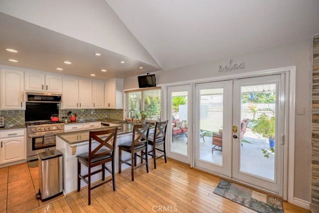 27461 Garza, Saugus, CA 91350