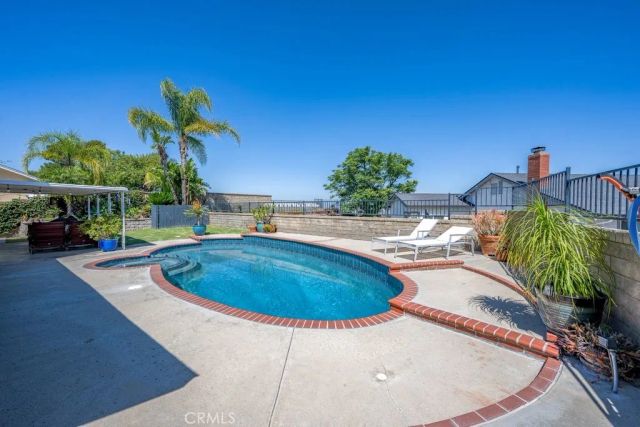 27461 Garza, Saugus, CA 91350