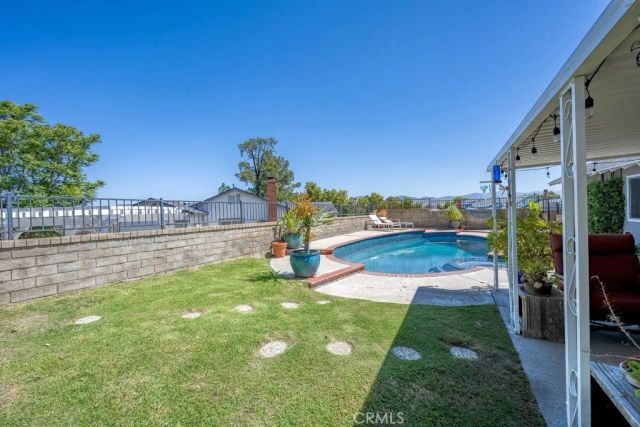 27461 Garza, Saugus, CA 91350