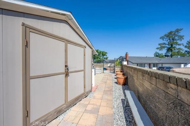 27461 Garza, Saugus, CA 91350
