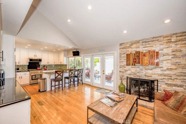 27461 Garza, Saugus, CA 91350