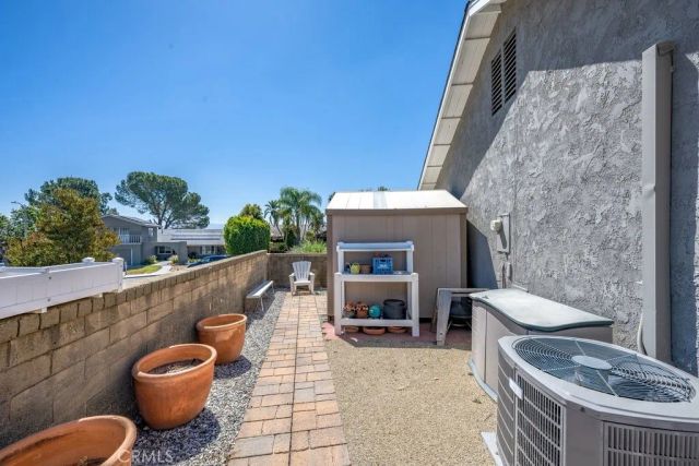27461 Garza, Saugus, CA 91350