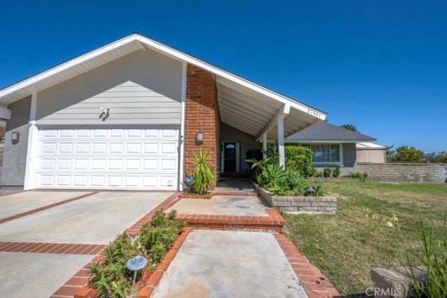 27461 Garza, Saugus, CA 91350