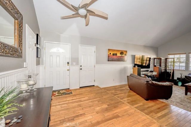 27461 Garza, Saugus, CA 91350