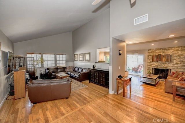 27461 Garza, Saugus, CA 91350